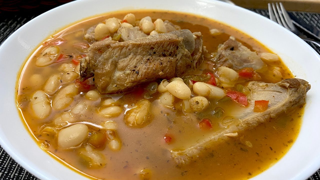 Este Guiso de Alubias con Costillas Te Va a Encantar