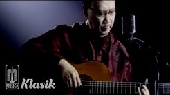 Ebiet G Ade - Izinkan Aku Reguk CintaMu (Karaoke Video) - Durasi: 5:16. Ebiet G Ade - Izinkan Aku Reguk CintaMu (Karaoke Video) - Durasi: 5:16.