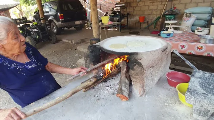 Ben a probar las tortillas de Flora gutierrez, Ac ...