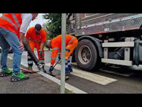 Video Lavori alle caditoie in via Tisia e strade limitrofe: modifiche alla circolazione per due ore