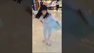 兄妹的日常，陪妹妹逛商场# 俏皮可爱  #福建