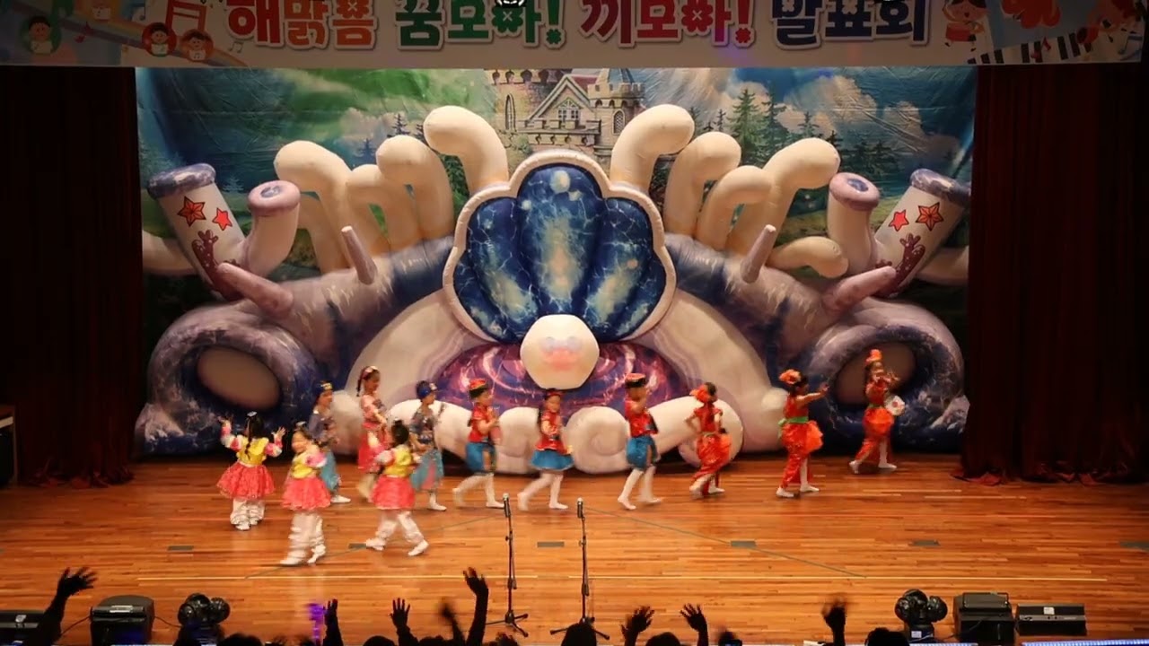 꽃잎반-영어(Music of the world)🌎(2026 해맑음어린이집 꿈모아 끼모아 발표회🕺💃)