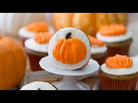 How to Make Pumpkin Cupcakes