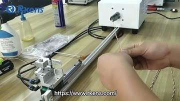 Wire twisting machine with two end grippers