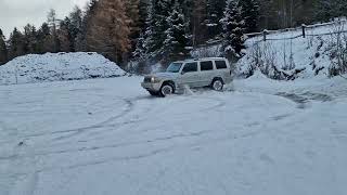 Jeep Commander 5.7 Hemi Snow Drift