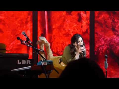 Lana Del Rey White Mustang Melbourne 2018 