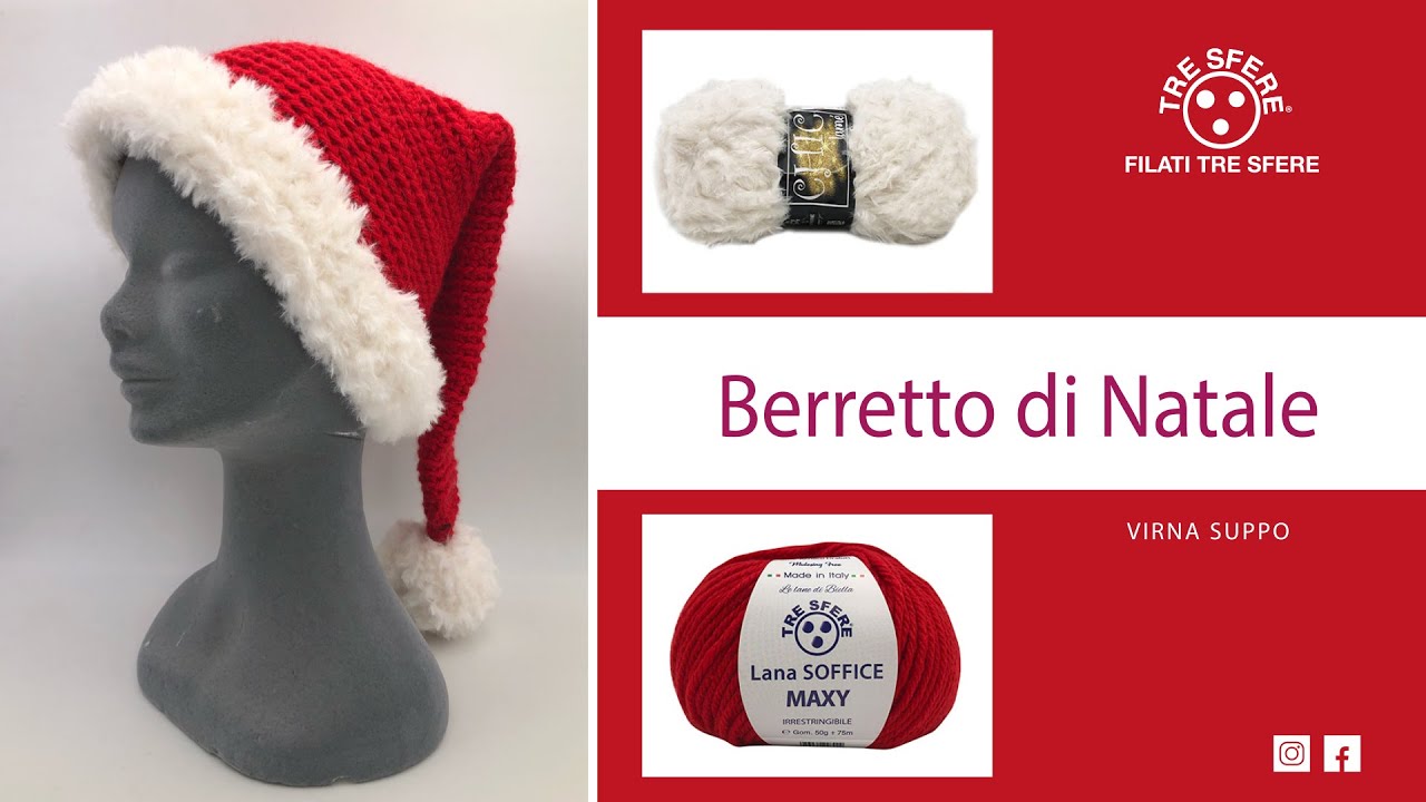 Una Bambina Di 3 Anni Con Un Berretto Natalizio Rosso E Una Camicia A Scacchi Stende L Impasto Per I Biscotti Di Pan Di Zenzero In Cucina 34439245