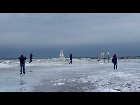 Surfing Cobourg February 5, 2023