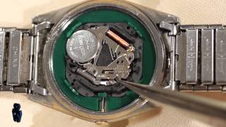 How to Remove & Replace Watch Movements screenshot 2