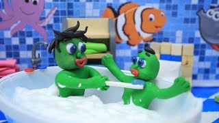 SUPERHEROES BABIES AMAZING BATHING Animations Cartoons Stop Motions 💚 Green Baby