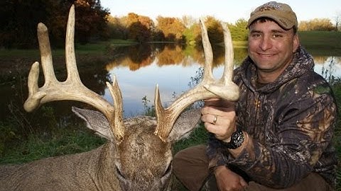 Bowhunting Illinois Mature Whitetail: "Rambler" - The Management Advantage