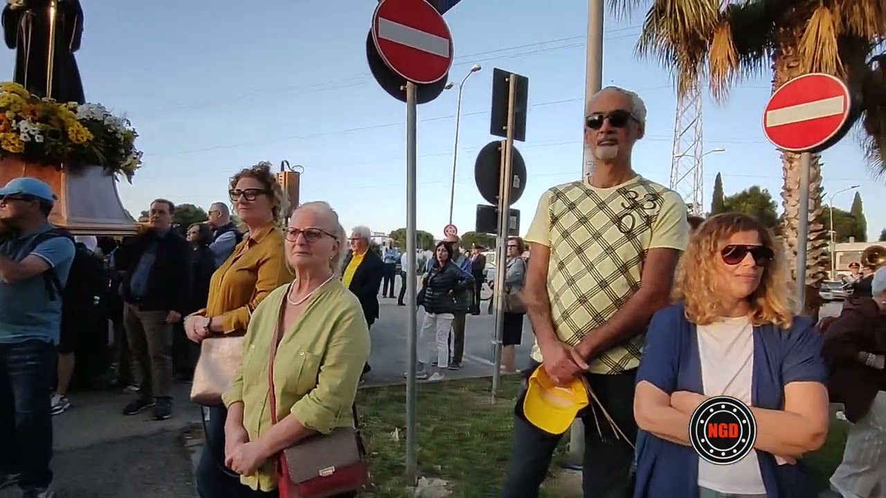 Marcia Omaggio Floreale Banda di Bitonto Bastiani-Lella 29/5/24 Bari inzio Processione di Santa Fara