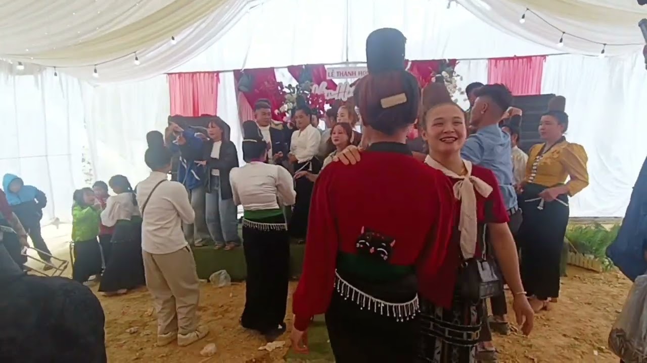 Nhạc sàn thái mừng lễ thành hôn ở bản kết hay xã phiêng pằn bốc hênh pi nọng ơi 