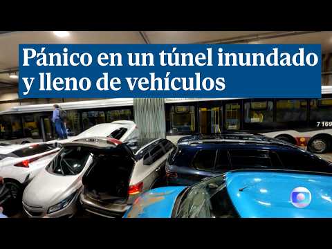Panic in a tunnel filled with vehicles due to heavy flooding