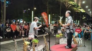 空港 / OSAMA SAX 胡笙