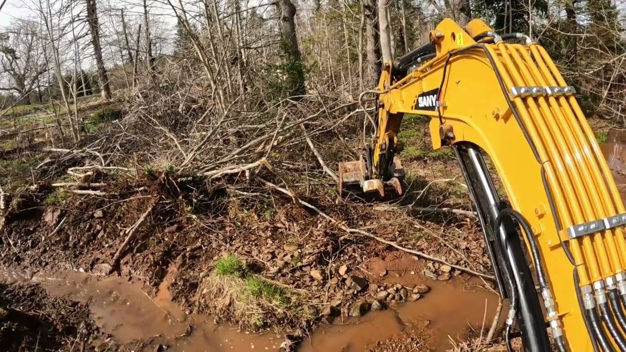directing ditch water with mini ex  sany 26  mini excavator