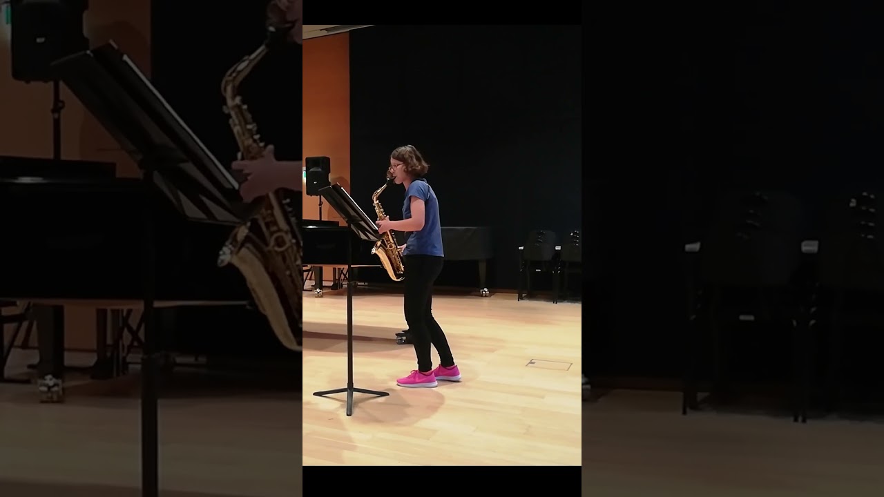 Playing Virtuoso Saxophone Music  🎷😊 