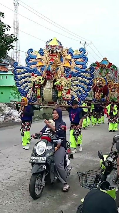 burok dari marching band pgm dari Kalisari, Losari, Brebes hiburan di (Kubang Wungu)