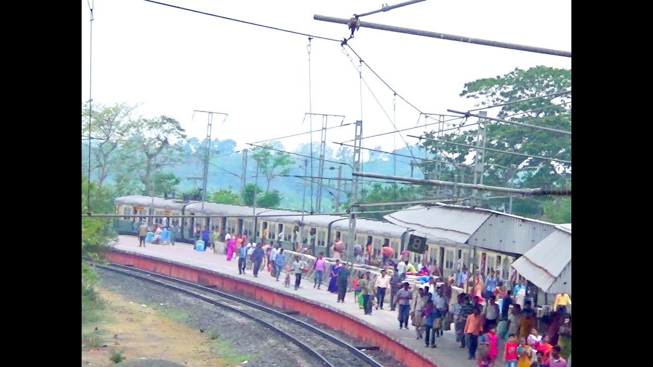 STB To SDAH Local Entering And Leaving Kalinrayanpur Junction stb-to-sdah-local-entering-and-leaving-kalinrayanpur-junction