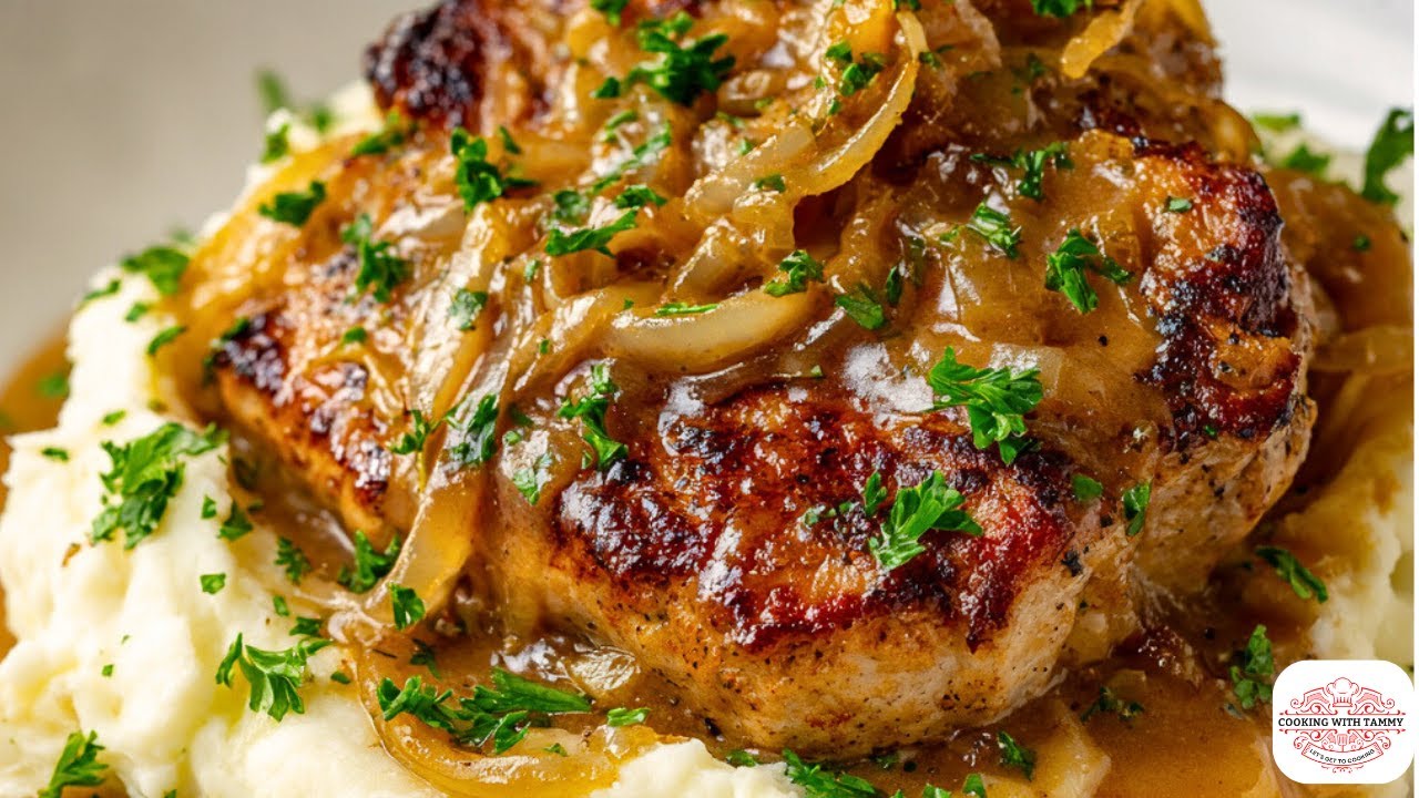 Family-Pack Smothered Boneless Pork Chops with Onion Gravy