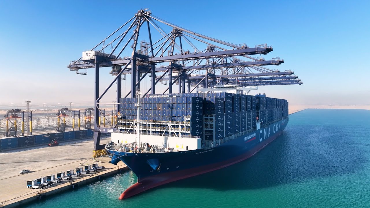 تصوير جوي لبدء التشغيل التجاري لمحطة البحر الأحمر لتداول الحاويات قم  1 ( RSCT  ) بميناء السخنة