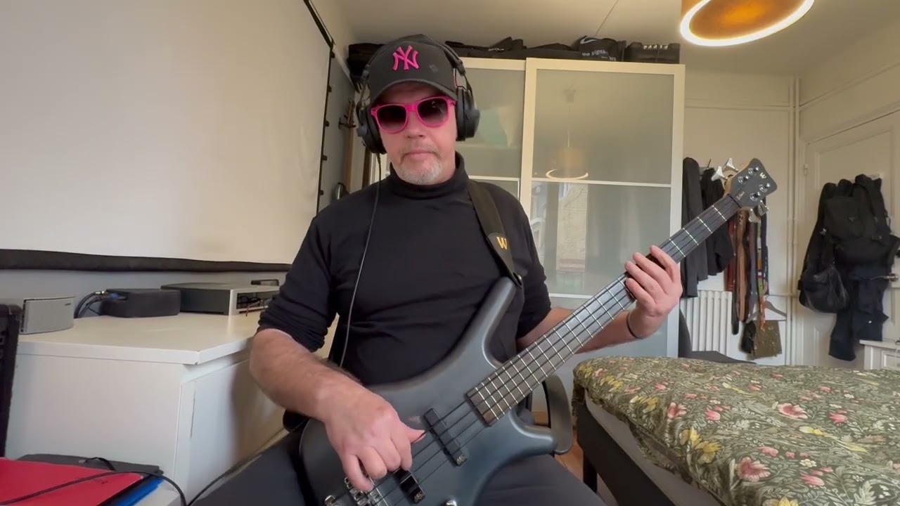 Blondie - Hanging on the telephone - Bass Cover @ pdf tab