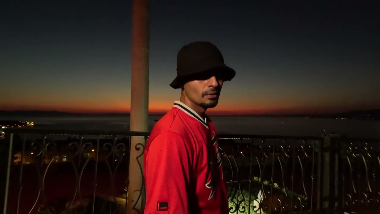 在 YouTube 上观看 Anonym - Gewitter (prod. by Loloo) 在 YouTube 上观看 Anonym - Gewitter (prod. by Loloo)
