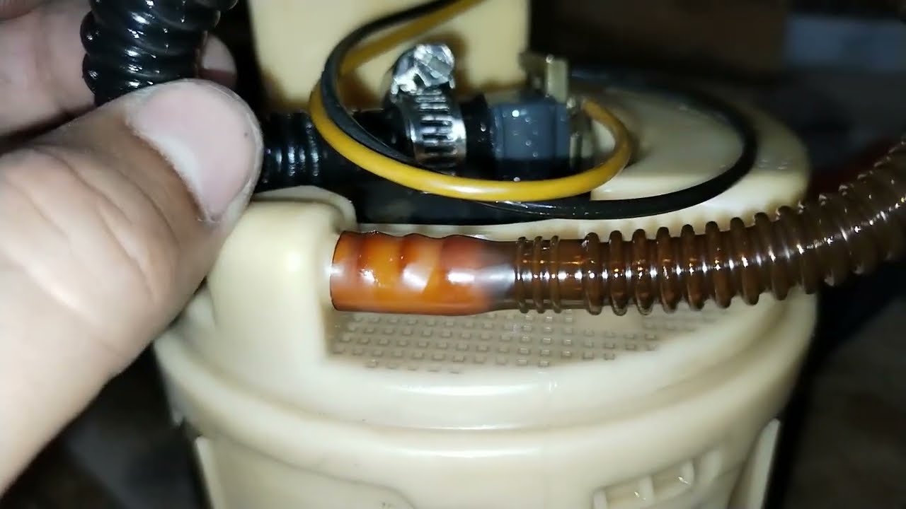 الطريقه الصحيحه لفك قلب طرمبه بنزين مجموعه فولكس واجن& fuel pump replacement Skoda,vw