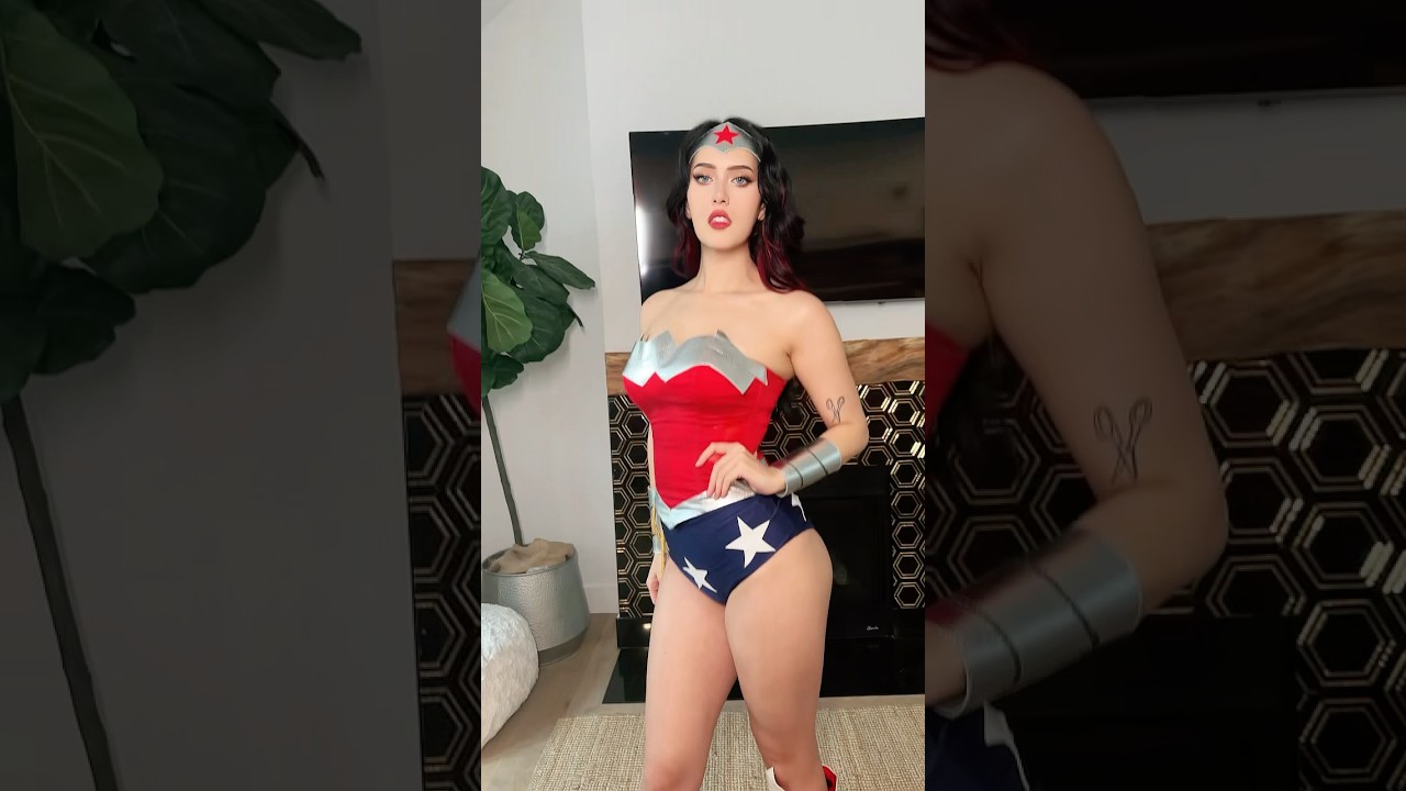 ROUND ONE 🥊 #wonderwoman #powergirl #cosplay