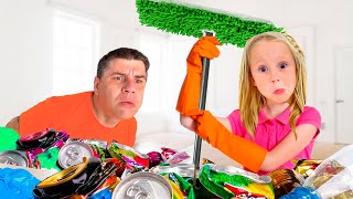 Nastya and friend help Dad in the toy cleaning day by Like Nastya GB 275,454 views 2 months ago 21 minutes