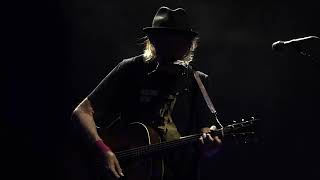 Neil Young + Promise Of The Real - From Hank To Hendrix (Live) [Official Music Video] screenshot 4