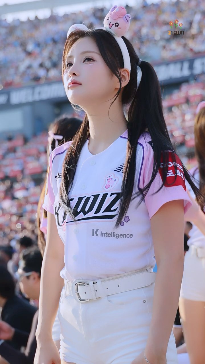 “Like a movie heroine under the sunlight✨” Kim Jungwon Cheerleader’s refreshing smile 💗