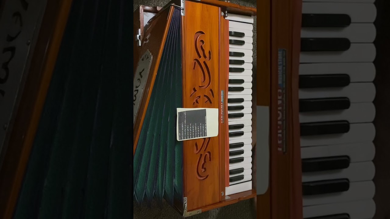 Bhai harjinder singh baarne baliharne lakh bariya