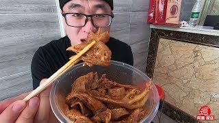 【阿星探店】陕西最好吃的麻辣鸡，鸡头1元一个，浇上秘制红油吃一盆不过瘾