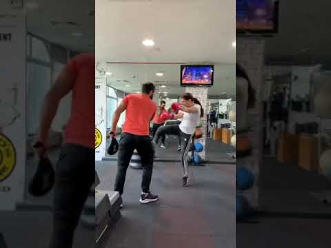 تمرينات ال Kickboxing مع الفنانة منة فضالى