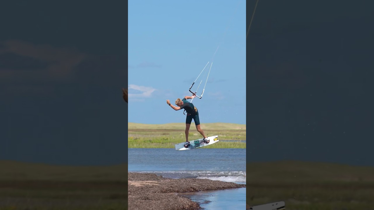 Hooked in back mobe // kiteboarding