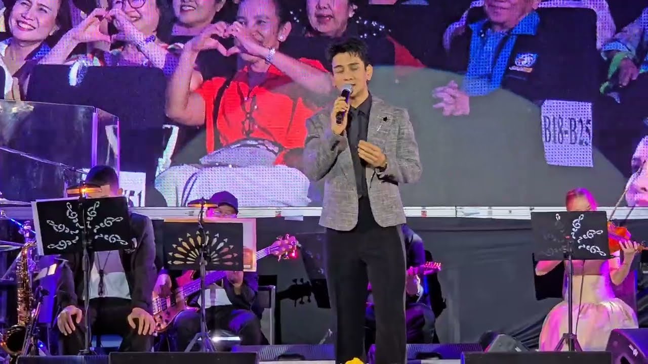 กัน นภัทร คอนเสิร์ต We Love We Care @โรงพยาบาลภูมิพลอดุลยเดช 26-7-25