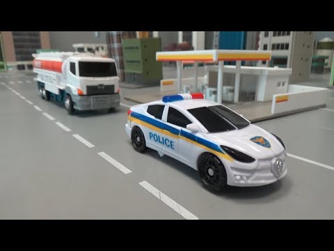 헬로카봇 경찰차, <strong>정유</strong> 트럭 로봇을 막아라! Hello Carbot Policecar, Stop the refinery truck!