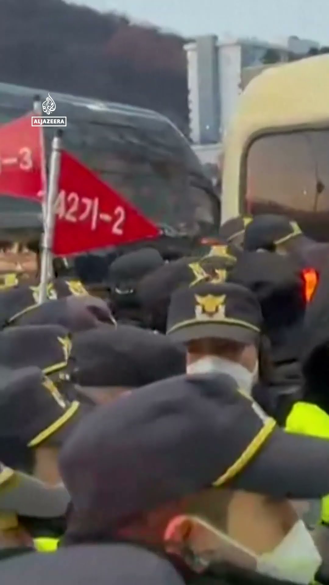 South Korean investigators abandon attempt to arrest president after stand-off | AJ#shorts