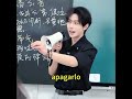 Este hombre logró que sus estudiantes escucharan atentamente con tan solo un movimiento.