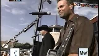 CMT  MWL  Montgomery Gentry  She Couldn't Change Me  (Live)