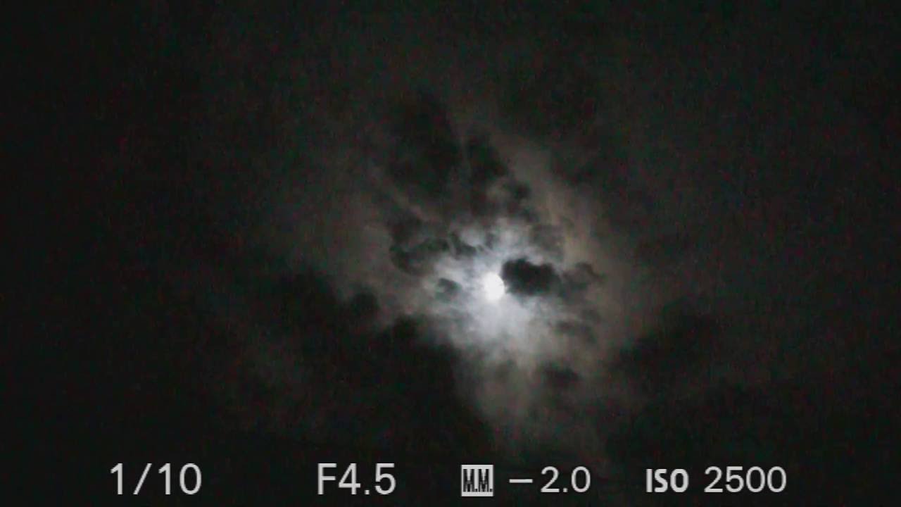 MOON TV LIVE - July 17th - Waxing Gibbous 91% - Trippy Clouds with Wide Angle