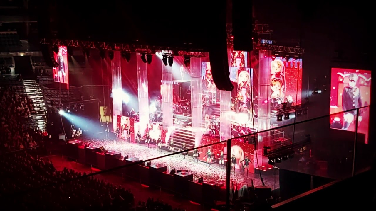 JIŘÍ KORN - 70x dík - O2 arena 25.9.2019 - Miss Moskva