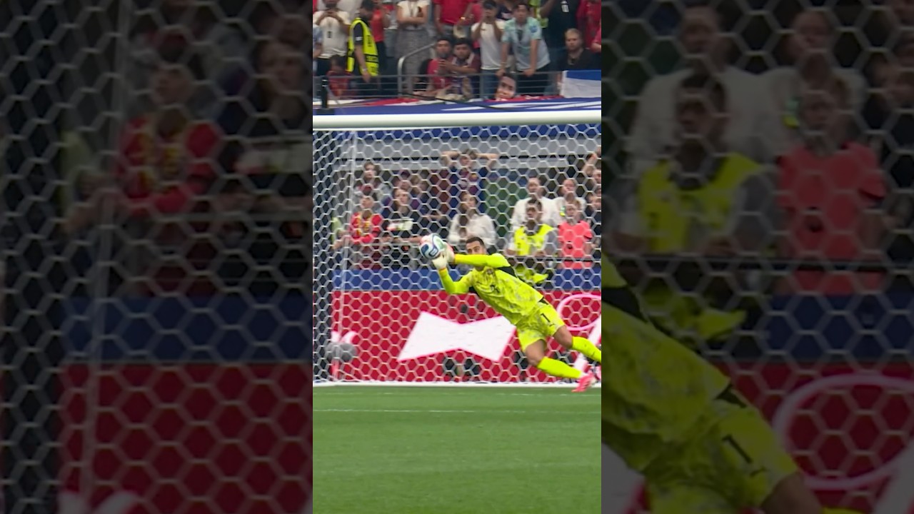 Diogo Costa saves two Spain attempts in a role. 🧤🇵🇹 #FIFAWorldCupOnYT