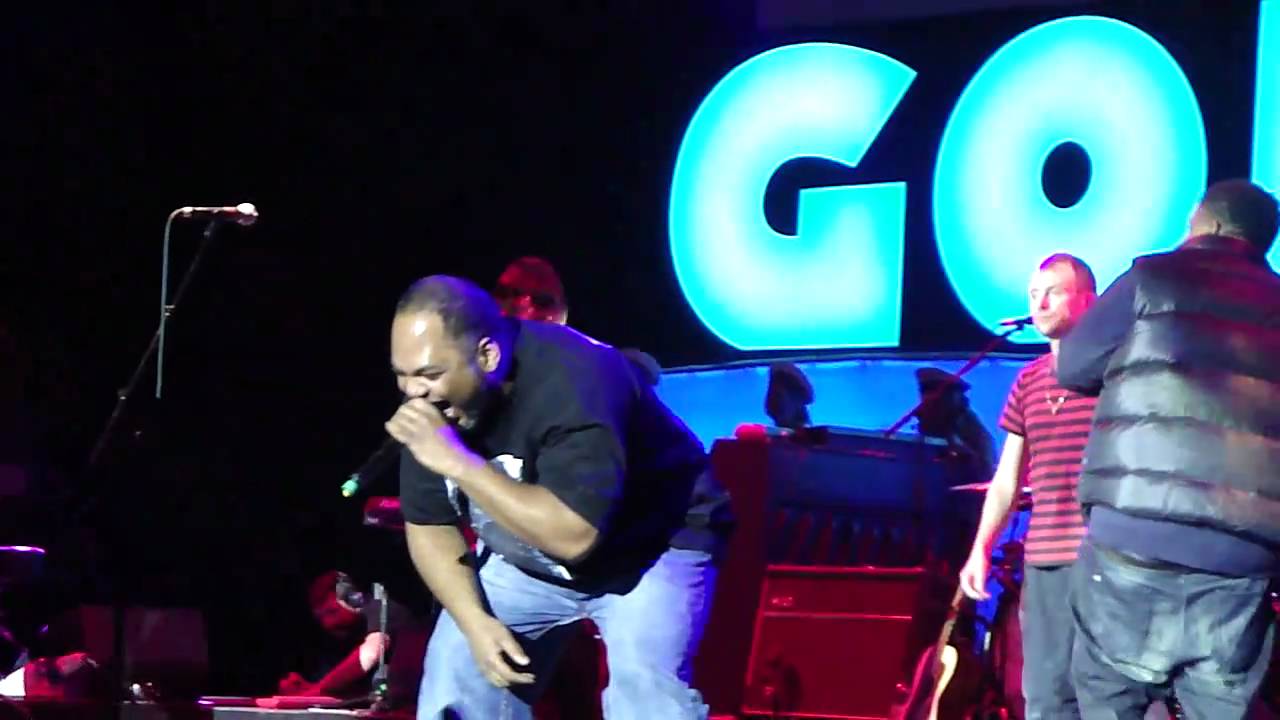 Gorillaz Feel Good Inc Live O2 Arena London 16 November 2010