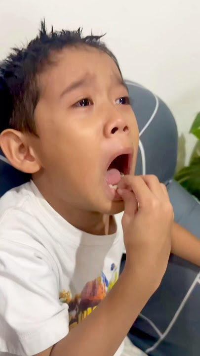 Keizo wants to pull his own tooth ⁉️