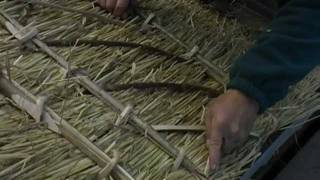 Thatching Part 6 - Work on the Ridge