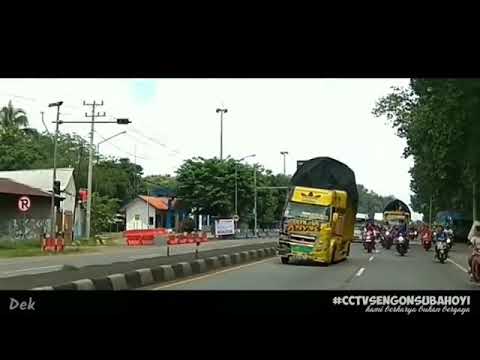  Truk  Oleng  Jalan raya indonesia  3 YouTube