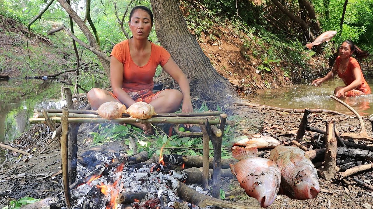 Catch and Cook fish for food in forest - Fish salt Grilled with Peppers sauce for Eating
