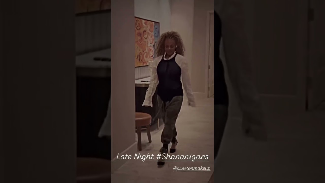 hitting the stage 2Nite like… 